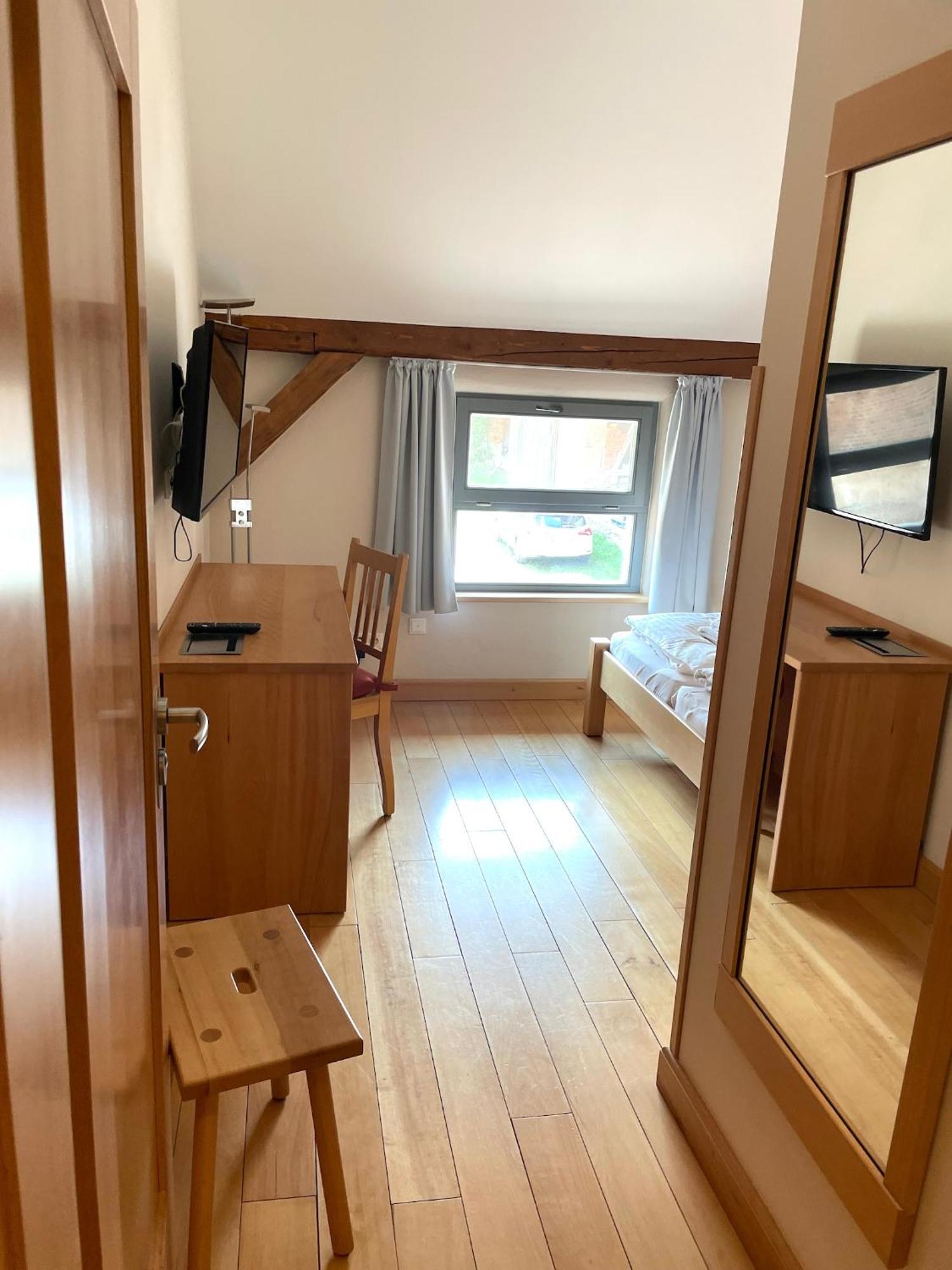 Biohotel Stiftsgut Wilhelmsgluecksbrunn Creuzburg Luaran gambar