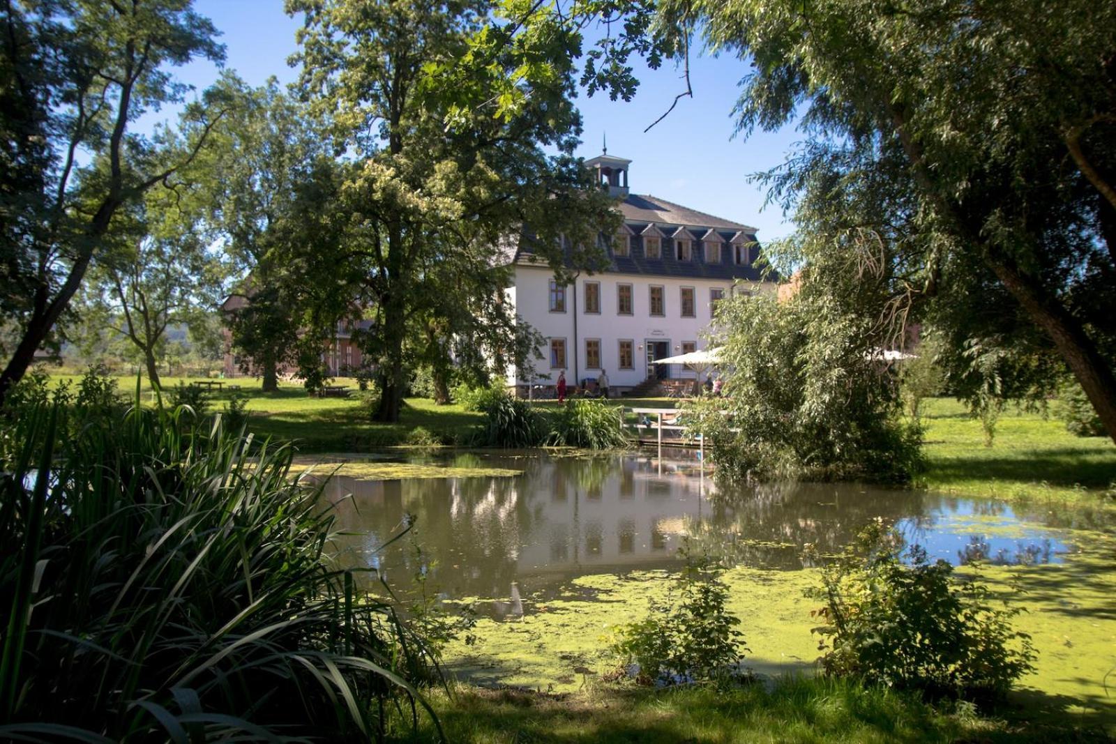 Biohotel Stiftsgut Wilhelmsgluecksbrunn Creuzburg Luaran gambar