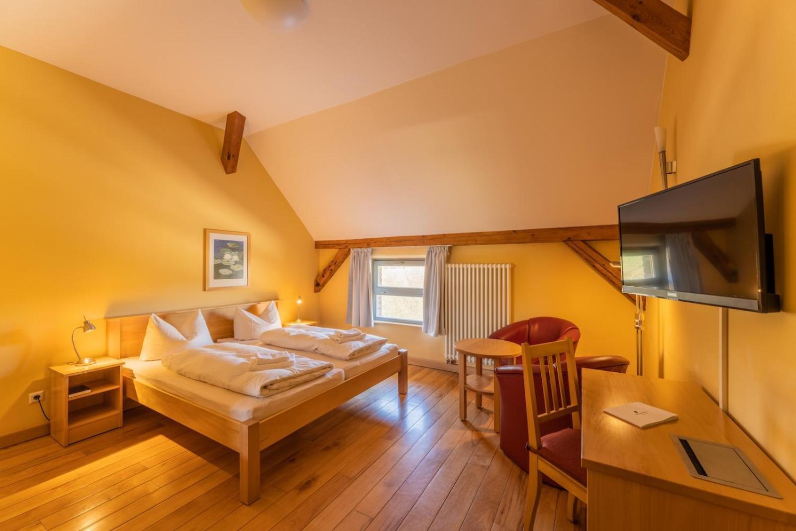 Biohotel Stiftsgut Wilhelmsgluecksbrunn Creuzburg Luaran gambar