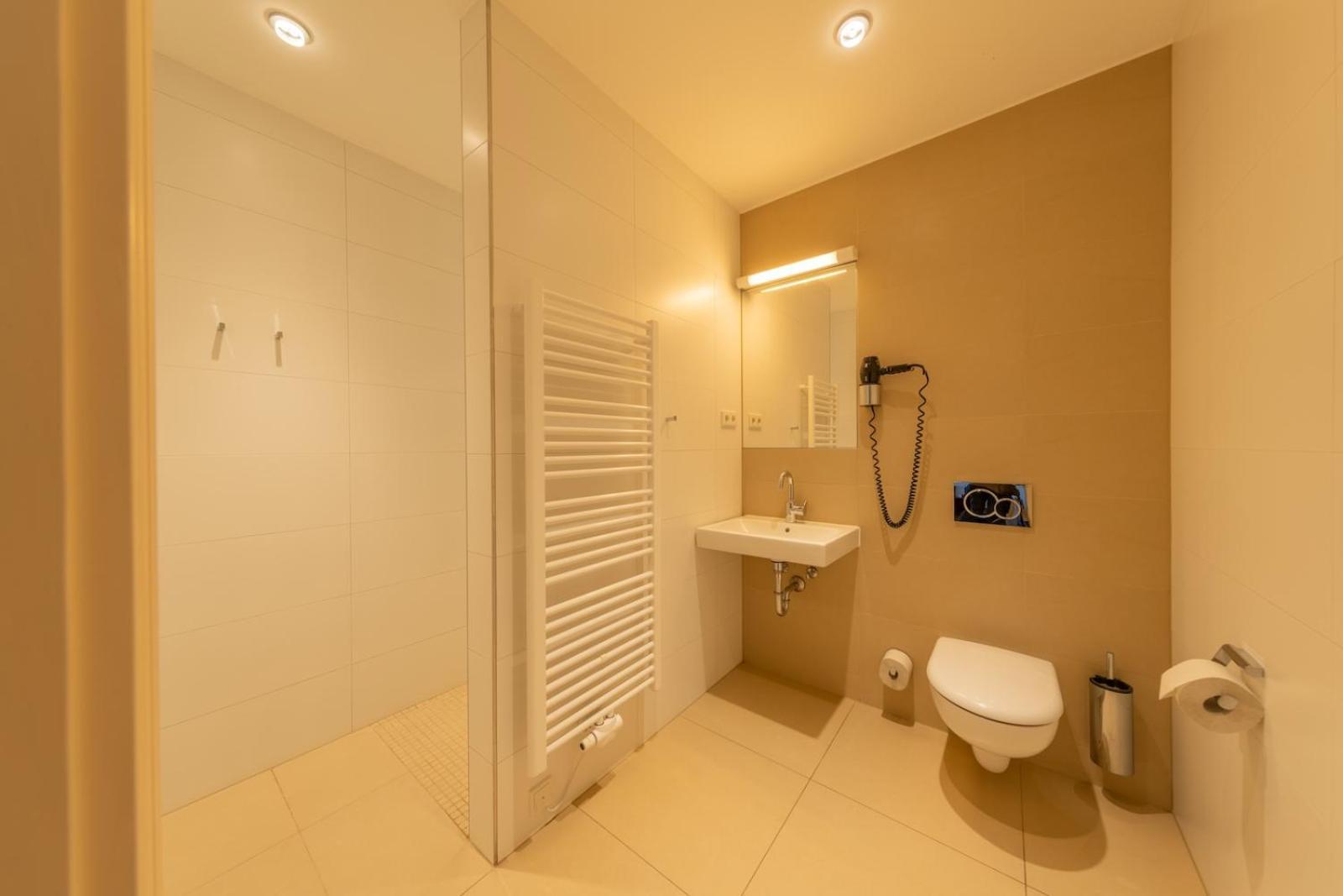 Biohotel Stiftsgut Wilhelmsgluecksbrunn Creuzburg Luaran gambar