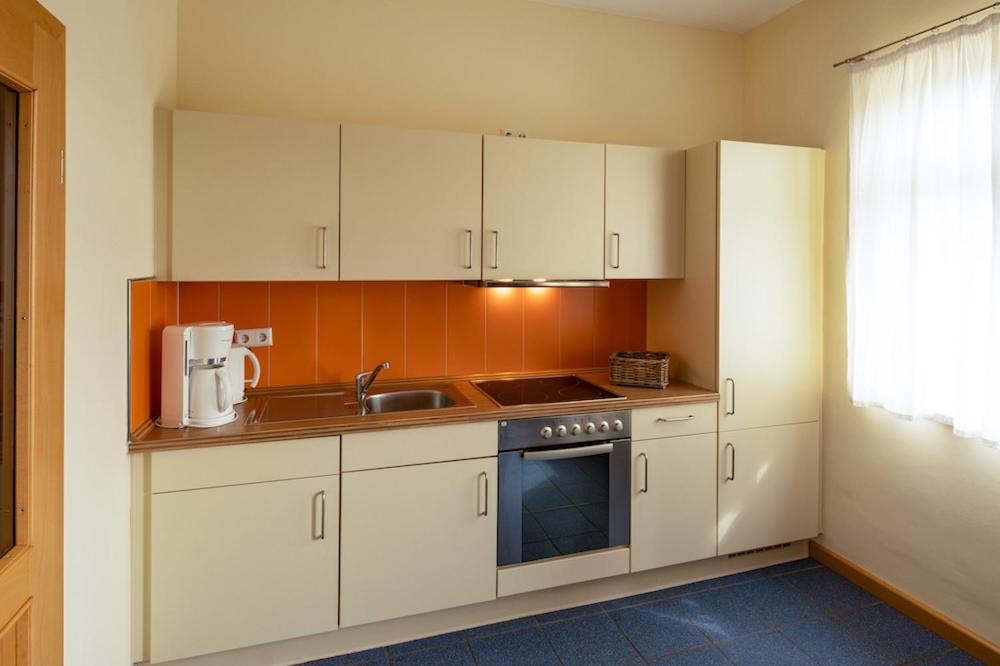 Biohotel Stiftsgut Wilhelmsgluecksbrunn Creuzburg Luaran gambar